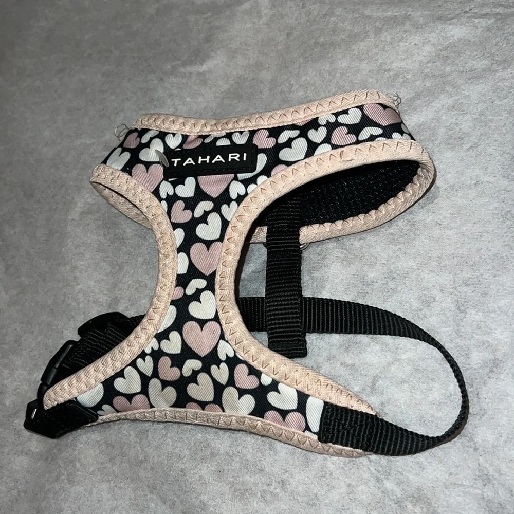 Ellie Tahari black & 💖 dog harness EUC size small